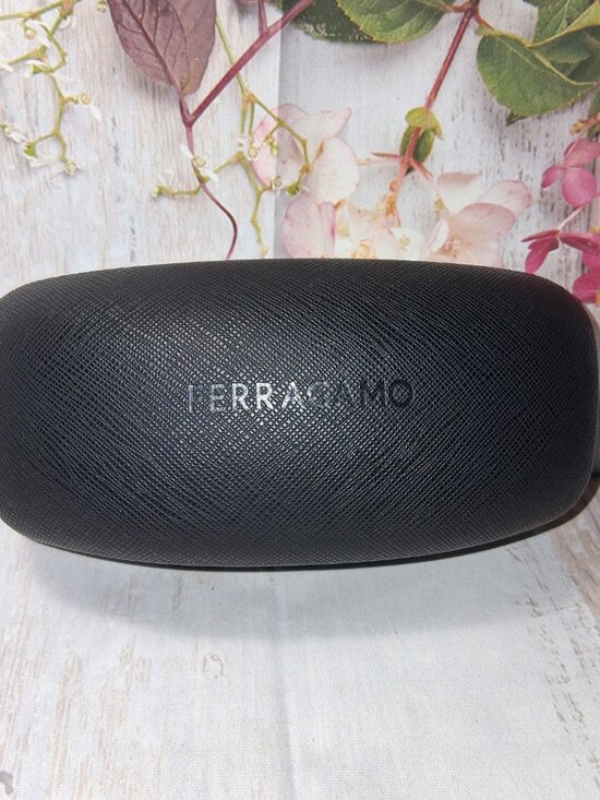 Salvatore Ferragamo Black Oval SF668S Sunglasses Gradiant lenses NEW W/Hard case main image 9